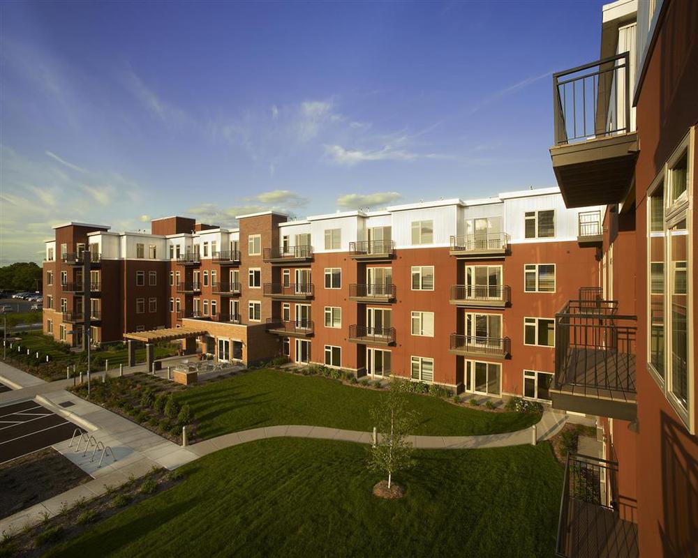Execustay At York Place Apts 에디나 외부 사진